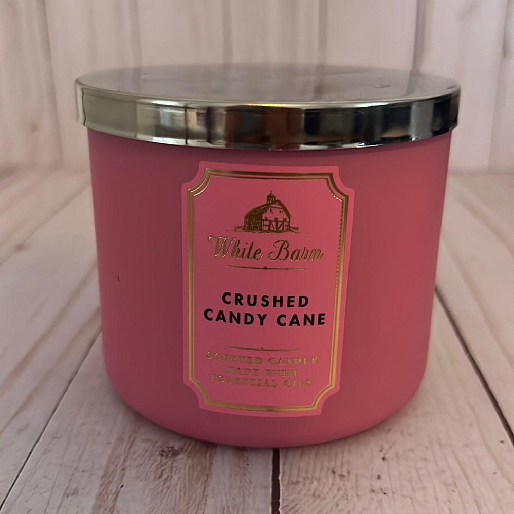 SOLD! Bath & Body Works ‘CRUSHED CANDY CANE’ Candle
